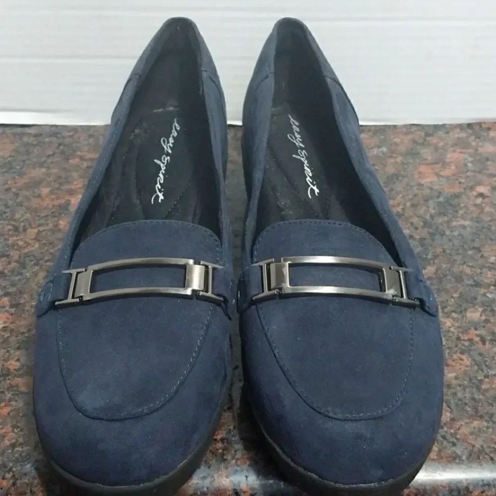 Easy Spirit "Kallye"..SIZE 9...EUC